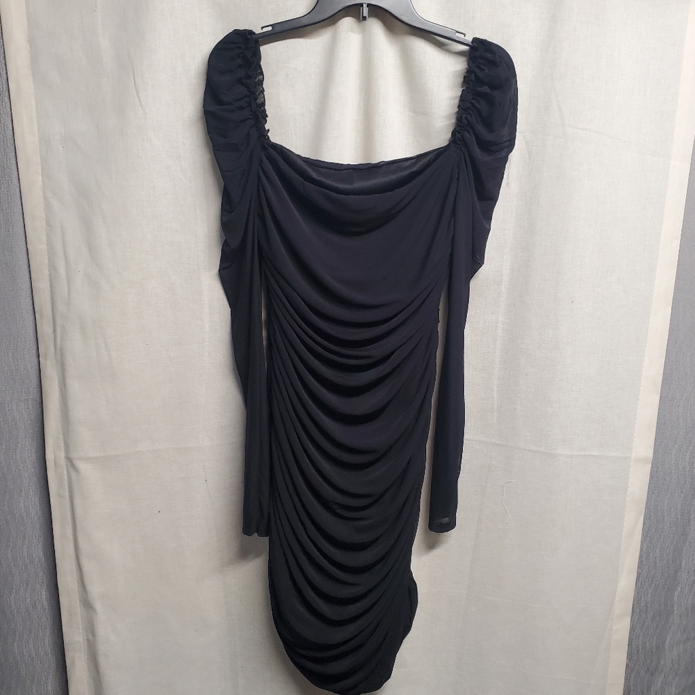 NWT-Black Ruched Long Sleeve Dress